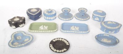ASSORTMENT OF VINATGE WEDGWOOD JASPERWARE ITEMS