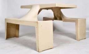 20TH CENTURY PICNIC BENCH OF FIBREGLASS CONSTRUCTION