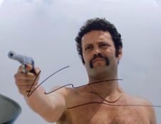 VINCE VAUGHN - AMERICAN ACTOR - AUTOGRAPHED 8X10