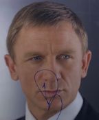 DANIEL CRAIG - JAMES BOND 007 - AUTOGRAPHED 8X10