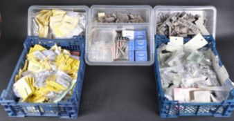 LARGE COLLECTION OF VINTAGE CAST METAL WARGAMING FIGURES