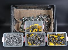 LARGE COLLECTION OF VINTAGE CAST METAL WARGAMING FIGURES