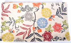 DECORATIVE RETRO MID CENTURY FLORAL WALL HANGING / THROW