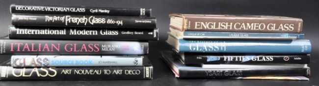 SELECTION OF SPECIALISTS BOOKS RELATING TO GLASS