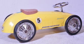 20TH CENTURY SPANISH TINPLATE RACING CAR