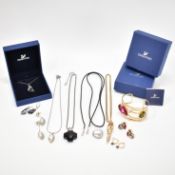 ASSORTMENT OF SWAROVSKI CRYSTAL JEWELLERY