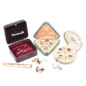 ANTIQUE & VINTAGE DRESS BUTTONS & CUFFLINKS