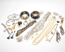 ASSORTED 20TH CENTURY JEWELLERY