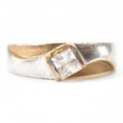 HALLMARKED 9CT GOLD & WHITE STONE SOLITAIRE RING