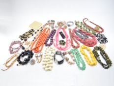 COLLECTION OF VINTAGE COSTUME JEWELLERY