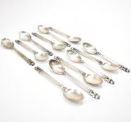 TWELVE EARLY 20TH CENTURY GEORG JENSEN TEASPOONS