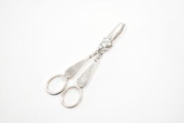 HALLMARKED SILVER VICTORIAN GRAPE SCISSORS