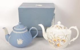 A PAIR OF TEAPOTS - WEDGWOOD JASPERWARE - AYNSLEY