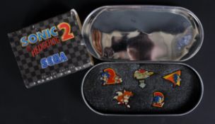 VINTAGE SEGA ENTERPRISES SONIC THE HEDGEHOG 2 PIN BADGE SET