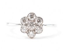 HALLMARKED 18CT GOLD & DIAMOND CLUSTER RING