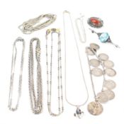 ASSORTMENT OF SILVER & WHITE METAL JEWELLERY