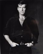 PIERCE BROSNAN - JAMES BOND 007 - AUTOGRAPHED 8X10