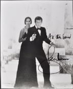 SIR ROGER MOORE - JAMES BOND 007 - AUTOGRAPHED 8X10