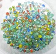 A COLLECTION OF 20TH CENTURY CATSEYE MARBLES