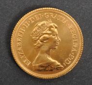 QUEEN ELIZABETH II 1982 GOLD FULL SOVEREIGN COIN