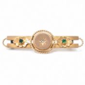 HALLMARKED 9CT GOLD DIAMOND & EMERALD BAR BROOCH