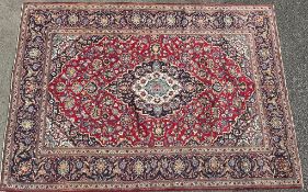 AN EARLY 20TH CENTURY ISLAMIC PERSIAN KASHAN FLOOR CARPET RUG