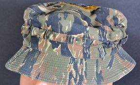 VIETNAM WAR ERA UNITED STATES ' TUNNEL RAT ' CAMO BOONIE HAT