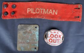 A COLLECTION OF VINTAGE RAILWAY MEMORABILIA