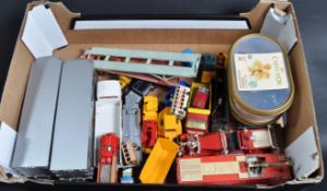 LARGE COLLECTION OF VINTAGE DIECAST MODELS 