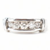 14CT GOLD & DIAMOND FIVE STONE RING