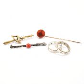 COLLECTION OF VINTAGE JEWELLERY - BROOCH, PIN & RINGS