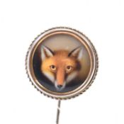 19TH CENTURY GOLD & ENAMEL FOX PORTRAIT STICK PIN