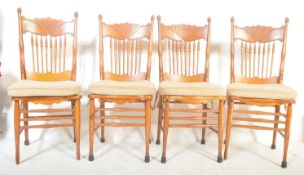 SET OF FOUR EARLY 20TH CENTURY AMERICAN OAK DINING CHAIRS
