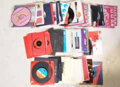 LARGE COLLECTION OF VINTAGE 20TH CENTURY 45 / 7