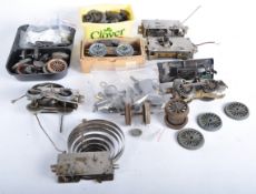 COLLECTION OF VINTAGE O GAUGE MODEL RAILWAY ACCESSORY PARTS