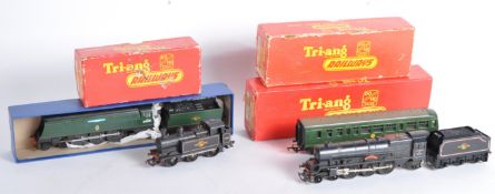 COLLECTION OF VINTAGE TRIANG 00 GAUGE MODEL RAILWAY LOCOMOTIVES
