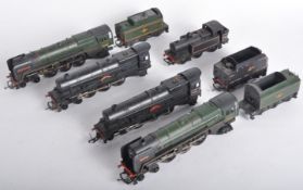COLLECTION OF VINTAGE TRIANG 00 GAUGE MODEL RAILWAY LOCOMOTIVES