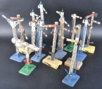 COLLECTION OF VINTAGE HORNBY O GAUGE TRACKSIDE SIGNALS