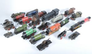 COLLECTION OF VINTAGE O GAUGE CLOCKWORK LOCOMOTIVE PARTS