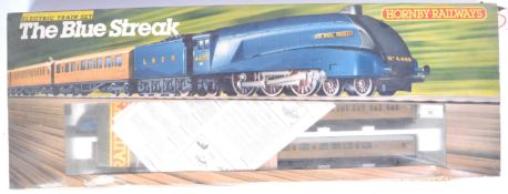 HORNBY 00 GAUGE MODEL RAILWAY ELECTRIC TRAINSET ' THE BLUE STREAK '