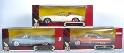 THREE ROAD SIGNATURE 1/18 SCALE DIECAST MODEL CARS