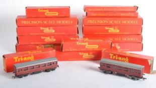 COLLECTION OF VINTAGE TRIANG 00 GAUGE MODEL RAILWAY ROLLING STOCK