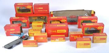 COLLECTION OF VINTAGE TRIANG HORNBY 00 GAUGE ROLLING STOCK