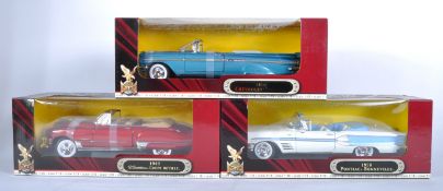 THREE ROAD SIGNATURE 1/18 SCALE DIECAST MODEL CARS