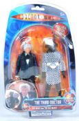 DOCTOR WHO - CHARACTER OPTIONS - THIRD DOCTOR FIGURE