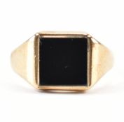 HALLMARKED 9CT GOLD & ONYX SIGNET RING