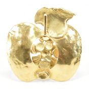 1970S VINTAGE 18CT GOLD POMEGRANATE BROOCH
