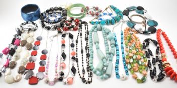 COLLECTION OF VINTAGE COSTUME JEWELLERY - NECKLACES & BRACELETS