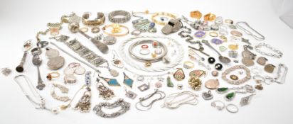 COLLECTION OF VINTAGE COSTUME JEWELLERY