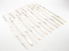 1920S SILVER HALLMARKED FLATWARE SET